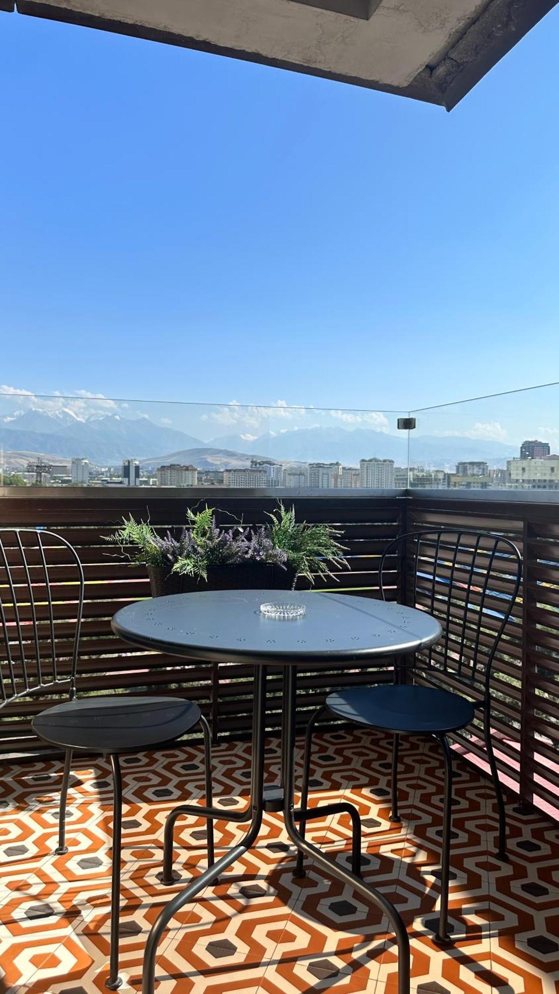 Logvinenko Apartment Bishkek Exterior photo