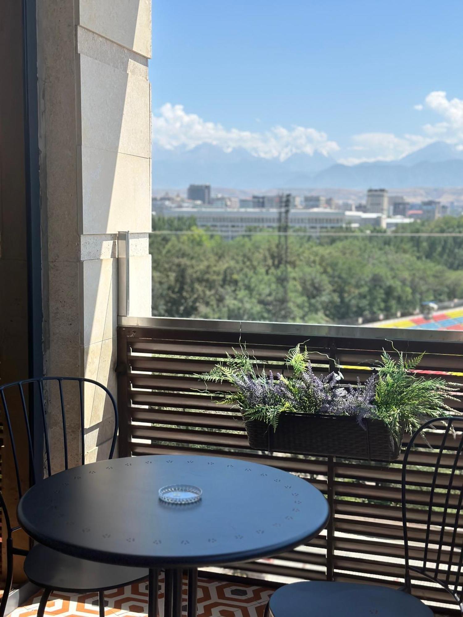 Logvinenko Apartment Bishkek Exterior photo